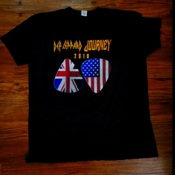 RARE Def Leppard and Journey 2018 Concert Tour Band T-shirt - Picture 1 of 5